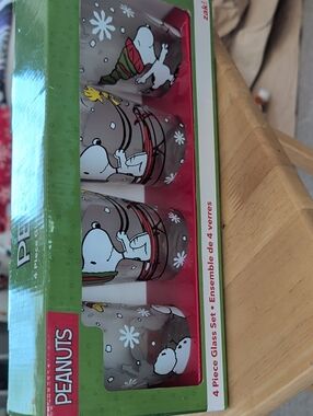 Peanuts Snoopy Holiday Glasses Set Of 4